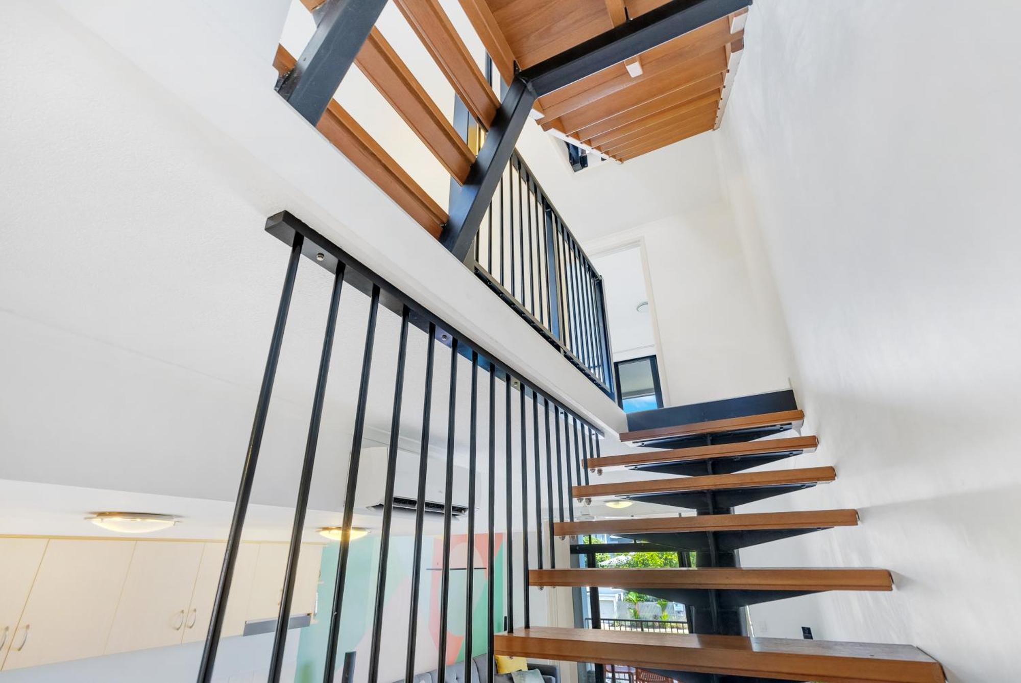 The Loft - Trendy Coastal Charm With Pool Apartment *