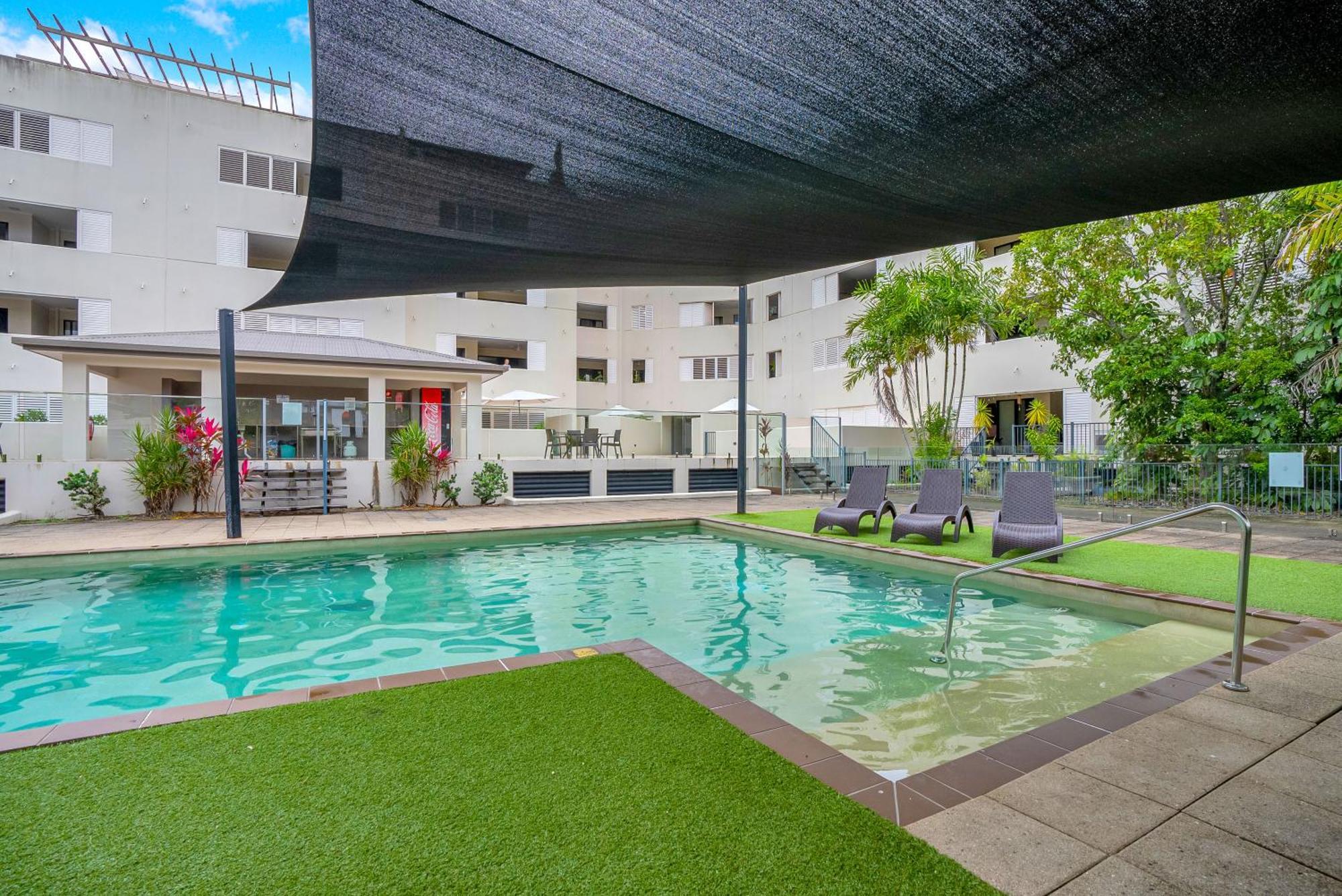 'serenity At The Edge' A Private Poolside