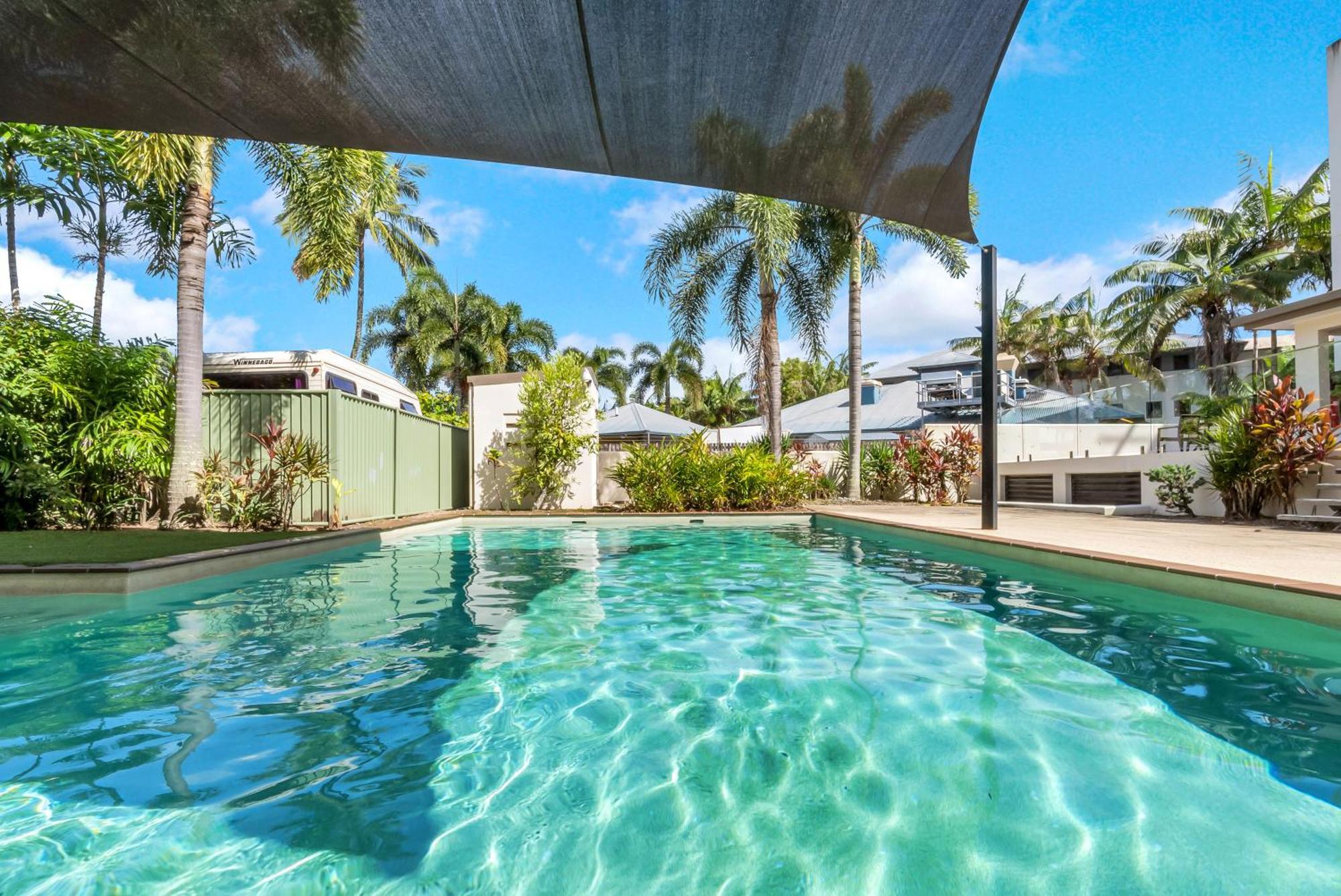 Apartment 'serenity At The Edge' A Private Poolside *