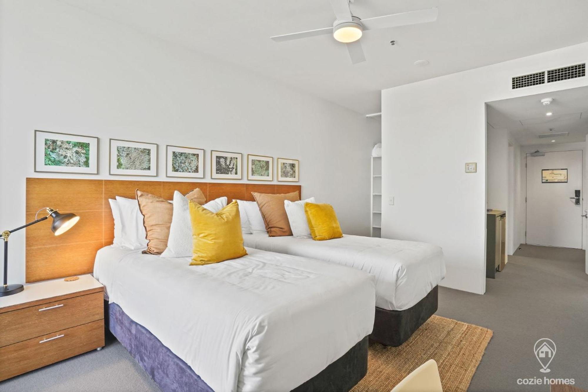 1101 Harbour Lights With Ocean Views *