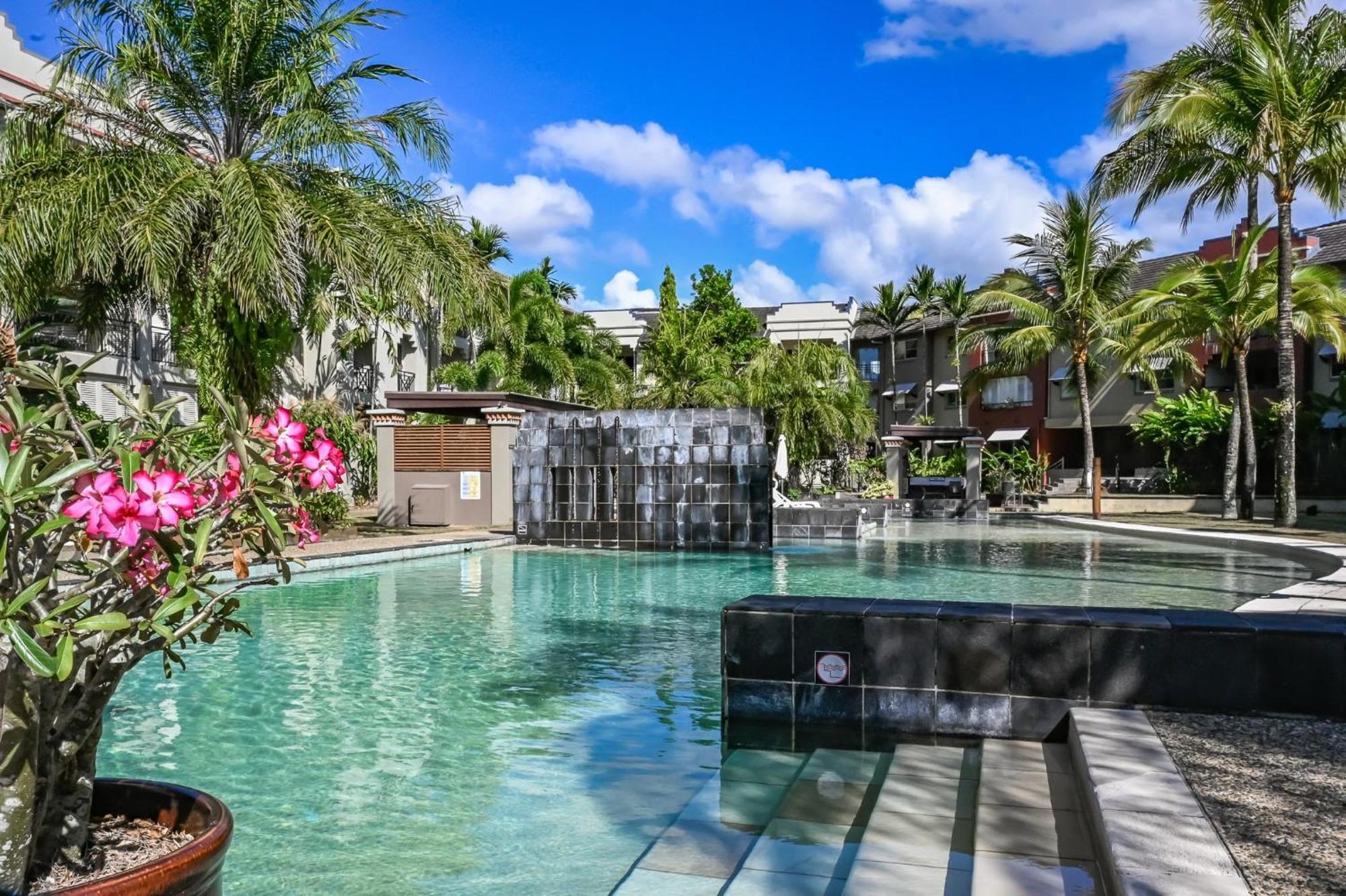 Tropical Gardens - 9 Pools Free Parking