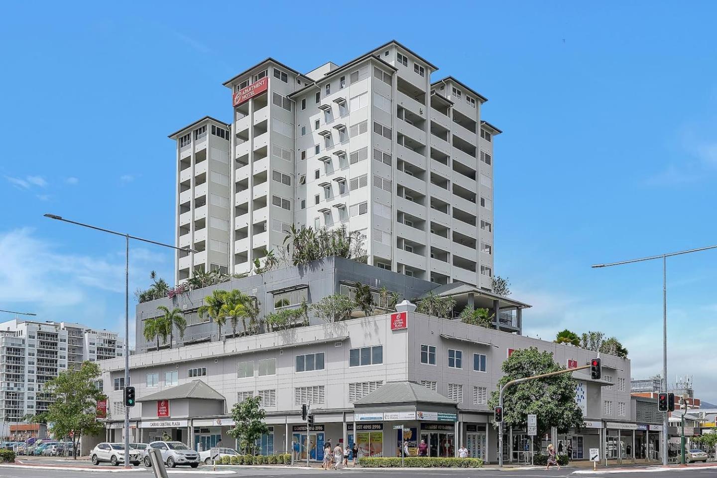 'aqua Vista' Chic Seaside Vibes With Rooftop Pool Apartment