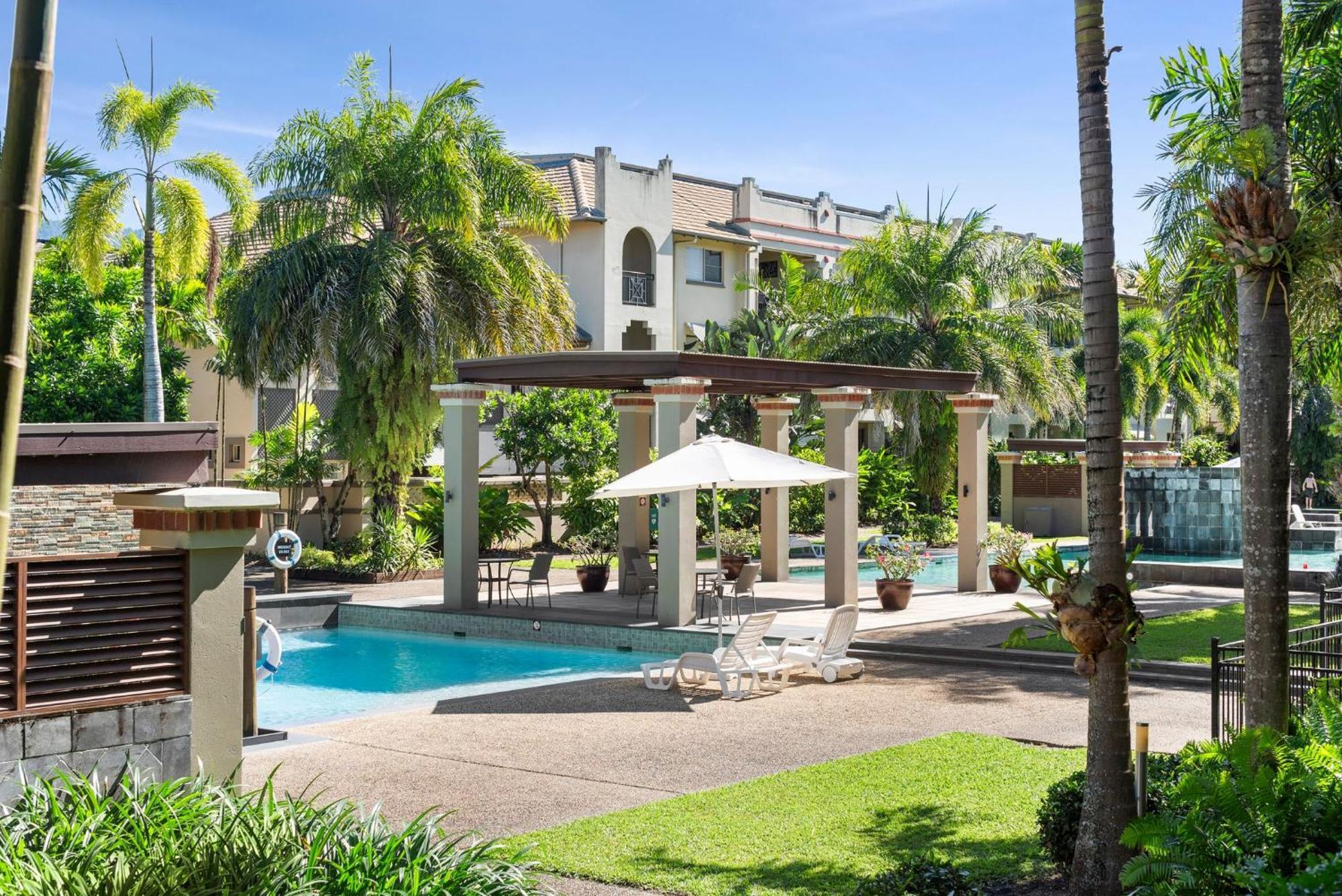 Tropical Gardens - 9 Pools Free Parking Apartment Cairns