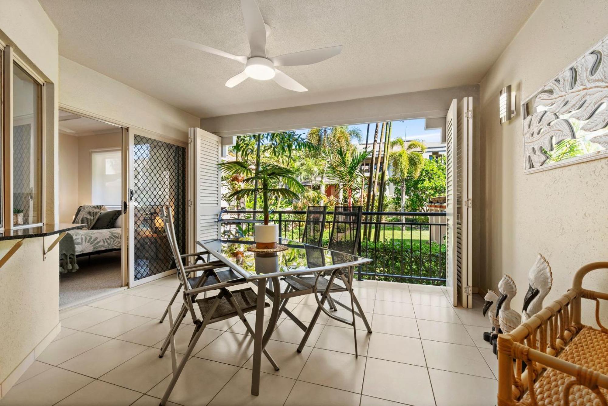 Tropical Gardens - 9 Pools Free Parking Apartment Cairns