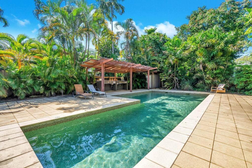 The Loft - Trendy Coastal Charm With Pool *