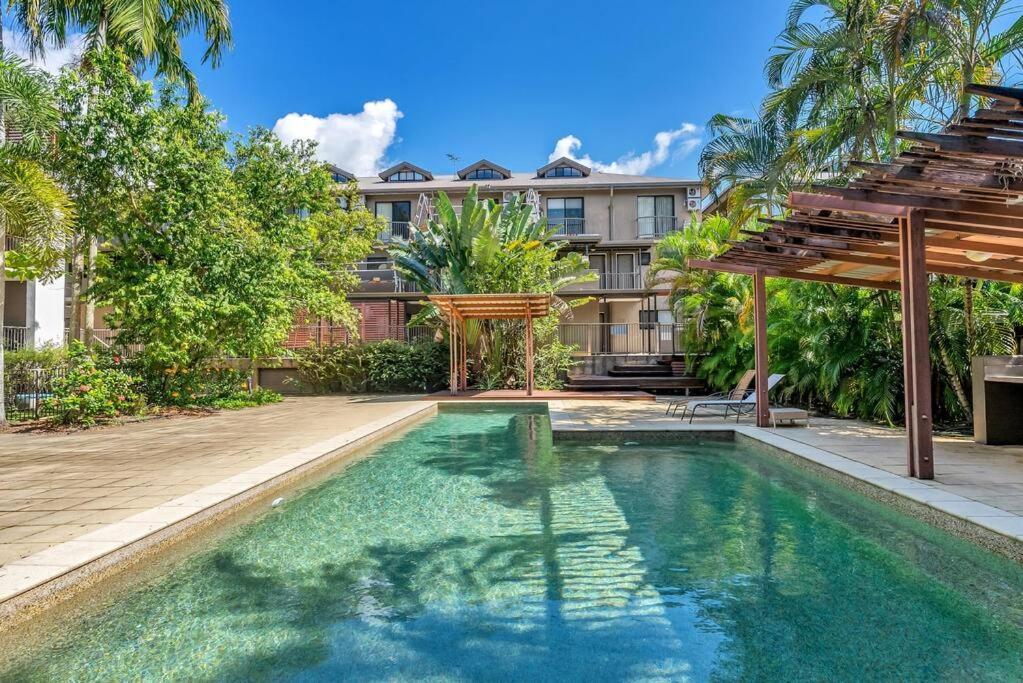 The Loft - Trendy Coastal Charm With Pool Apartment *