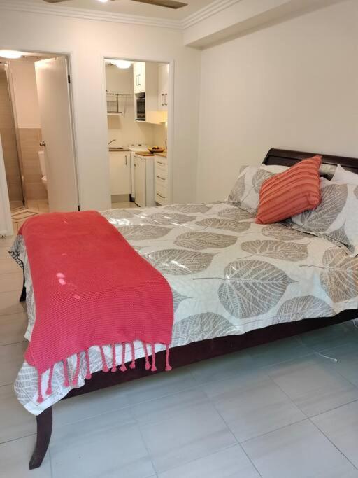 Studio Close To Airport, City & Esplanade