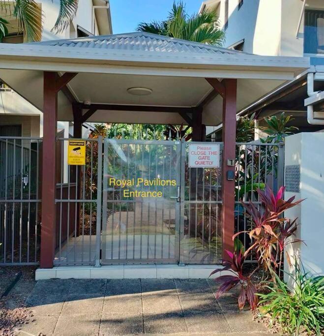Studio Close To Airport, City & Esplanade *
