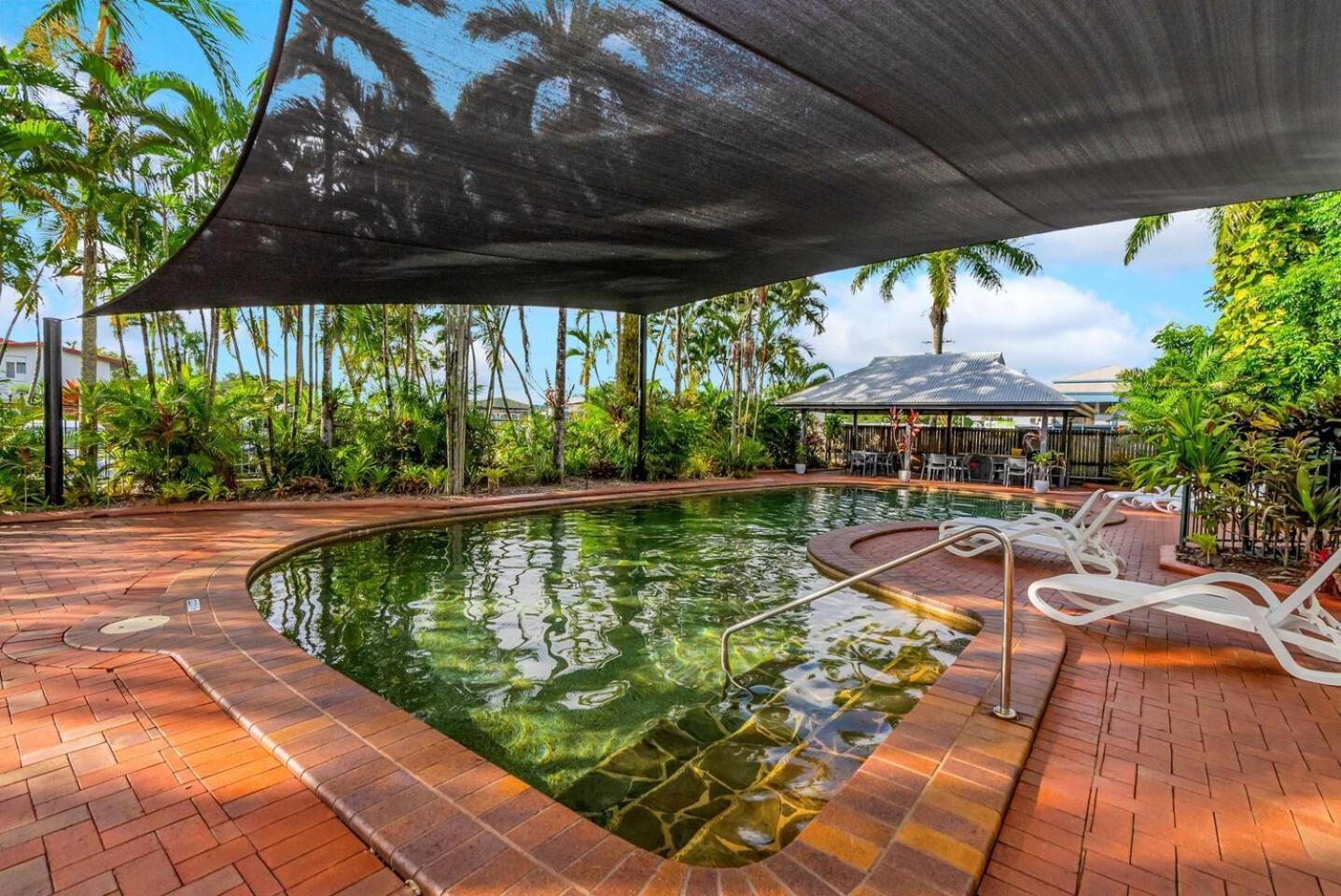 Leafy Solace - A Contemporary Hideaway * Cairns