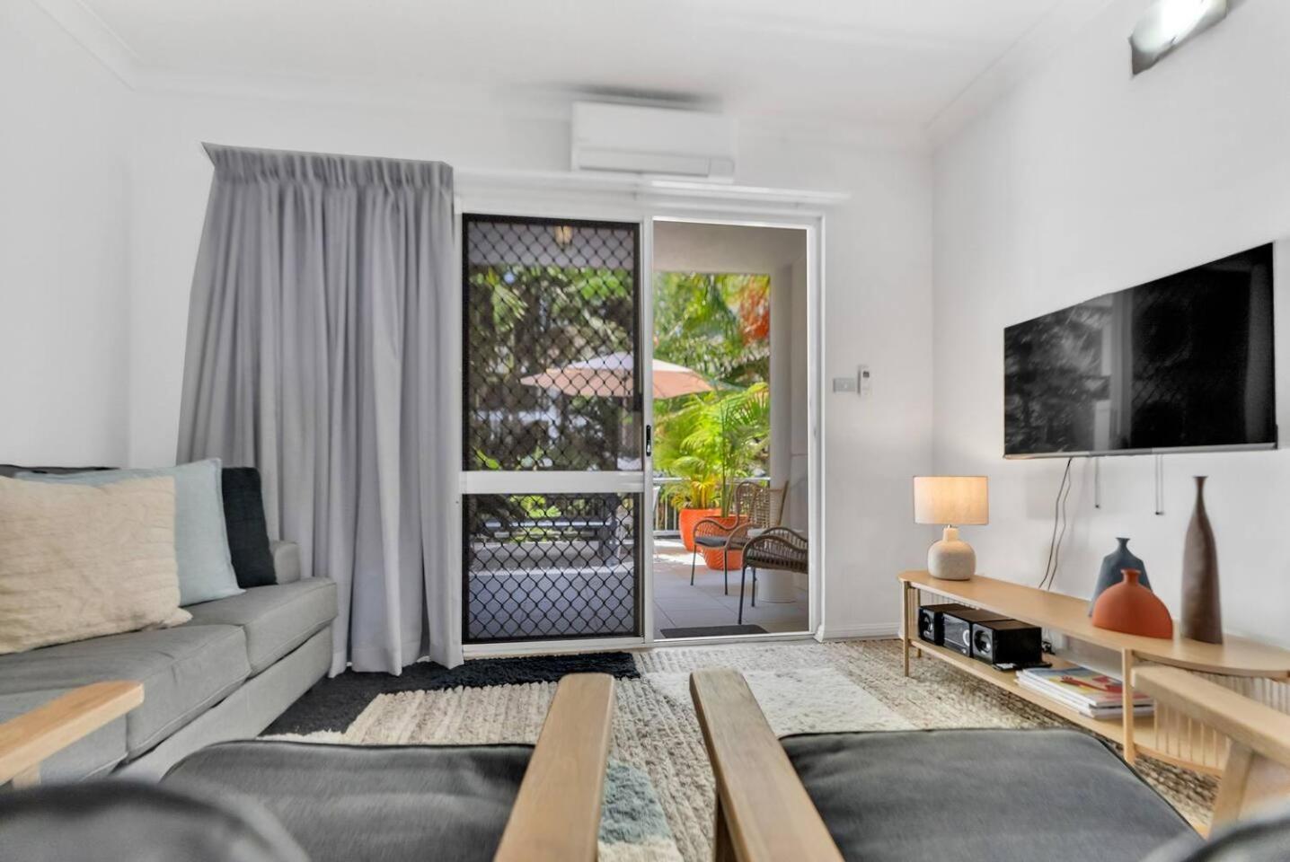 Leafy Solace - A Contemporary Hideaway * Cairns