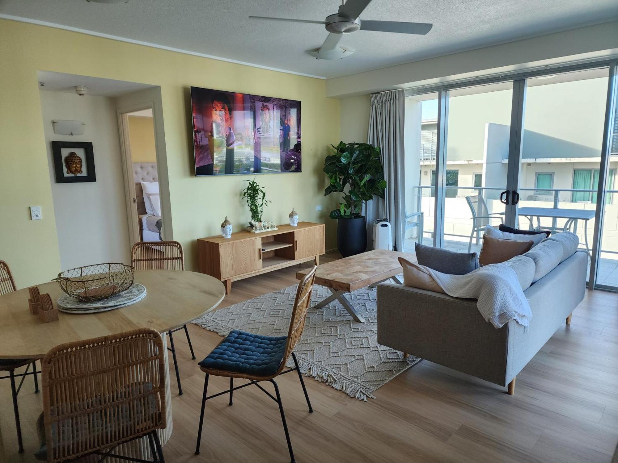 1 Bedroom Ocean View On The Esplanade Apartment Cairns
