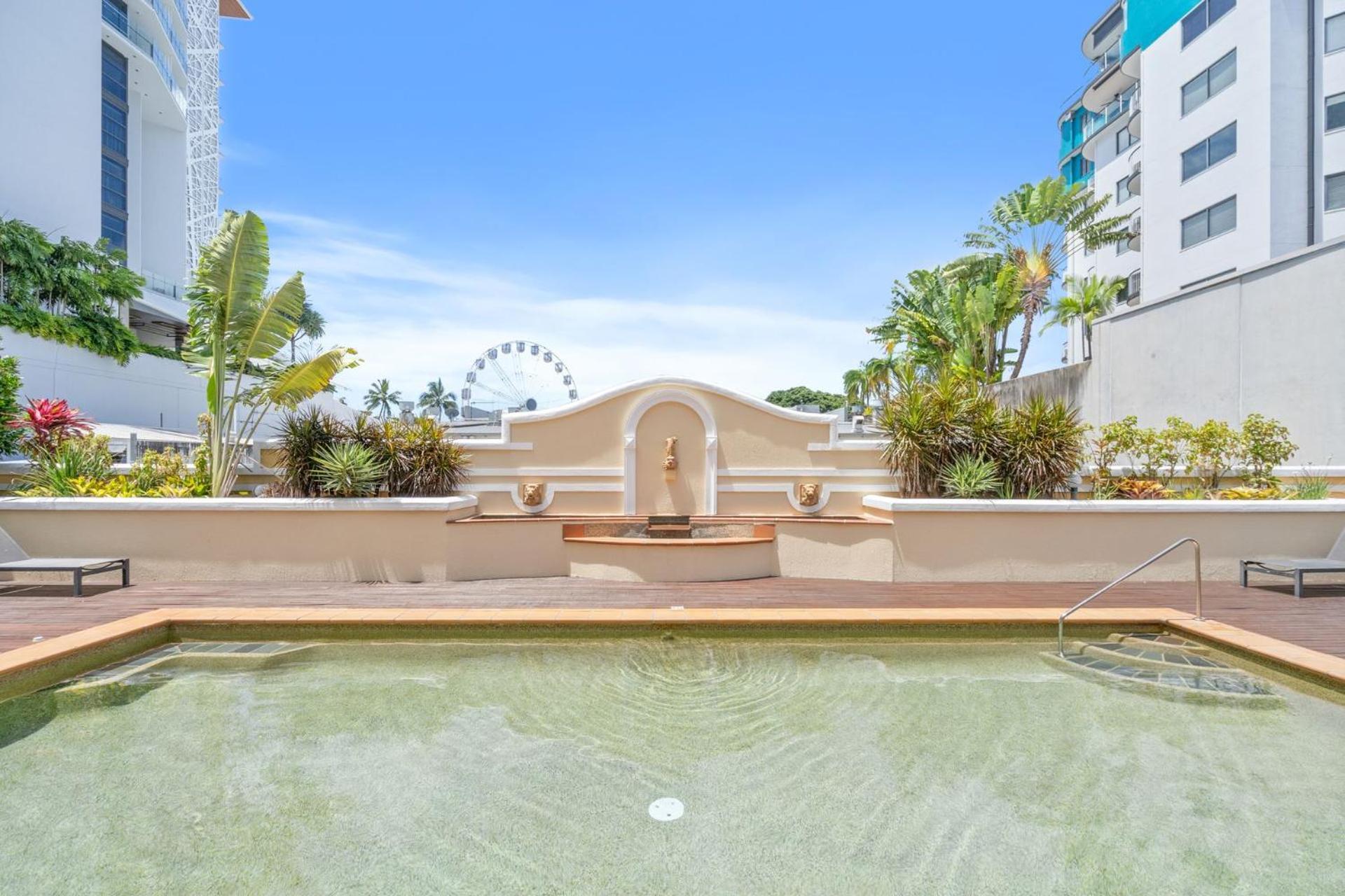 Stylish Cbd Retreat - 8 Il Palazzo Apartment