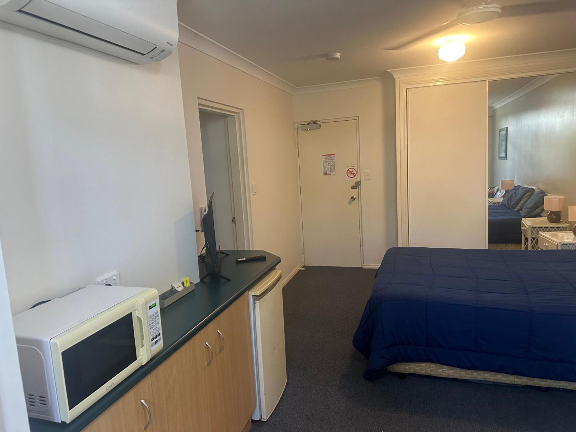 Fantastic Self-contained 1 Bedroom In North Apartment Cairns