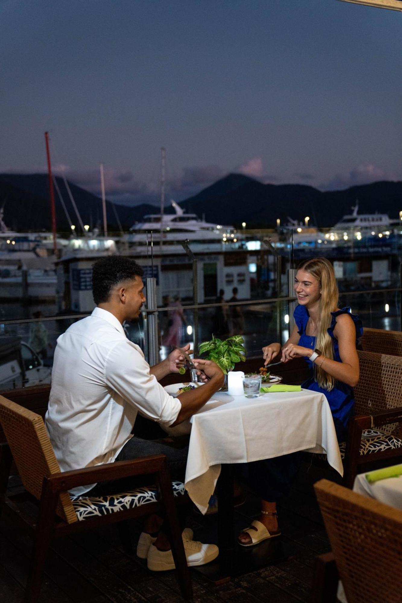 Shangri-la The Marina, Hotel 5*
