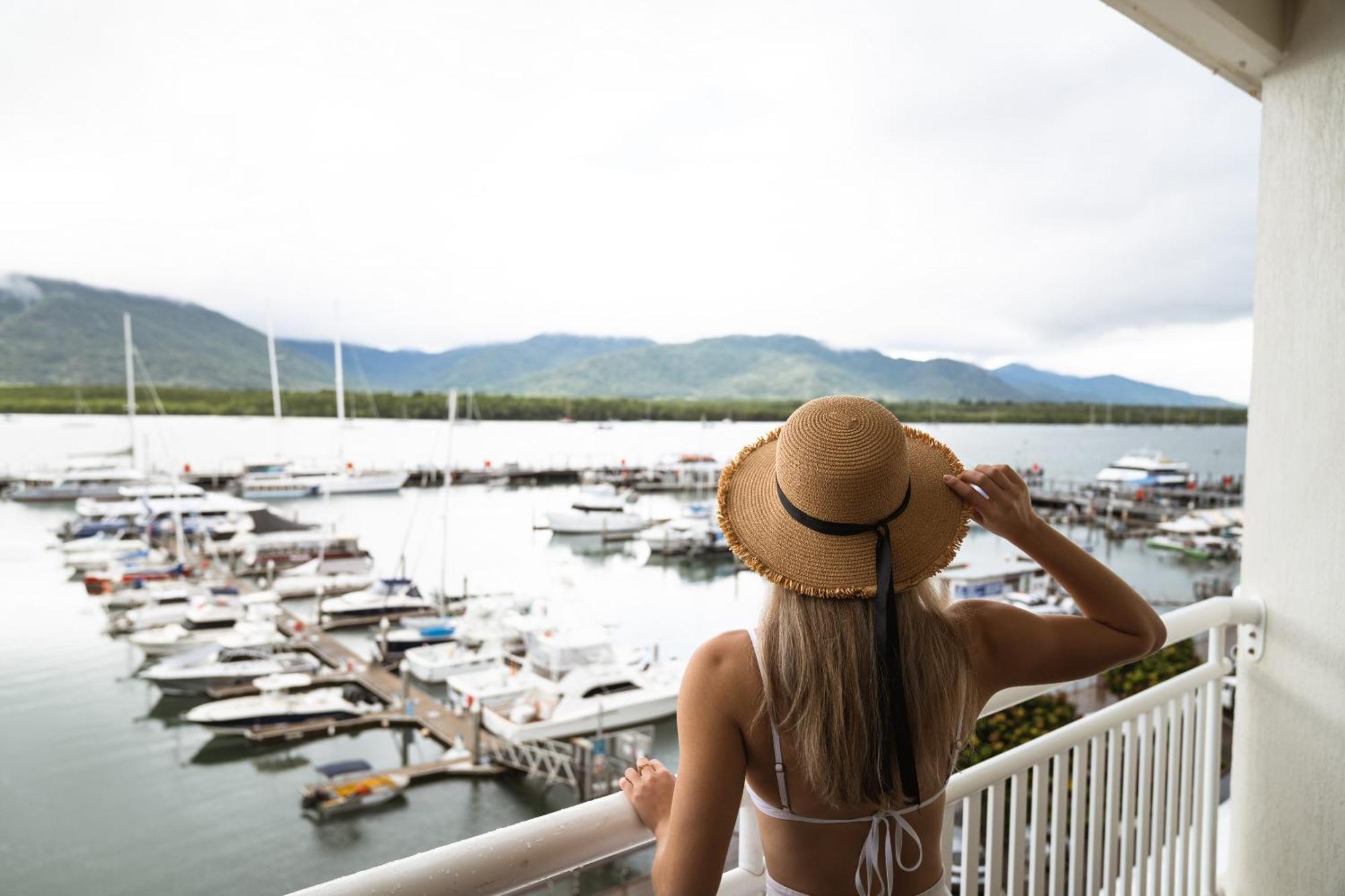 Shangri-la The Marina, Hotel