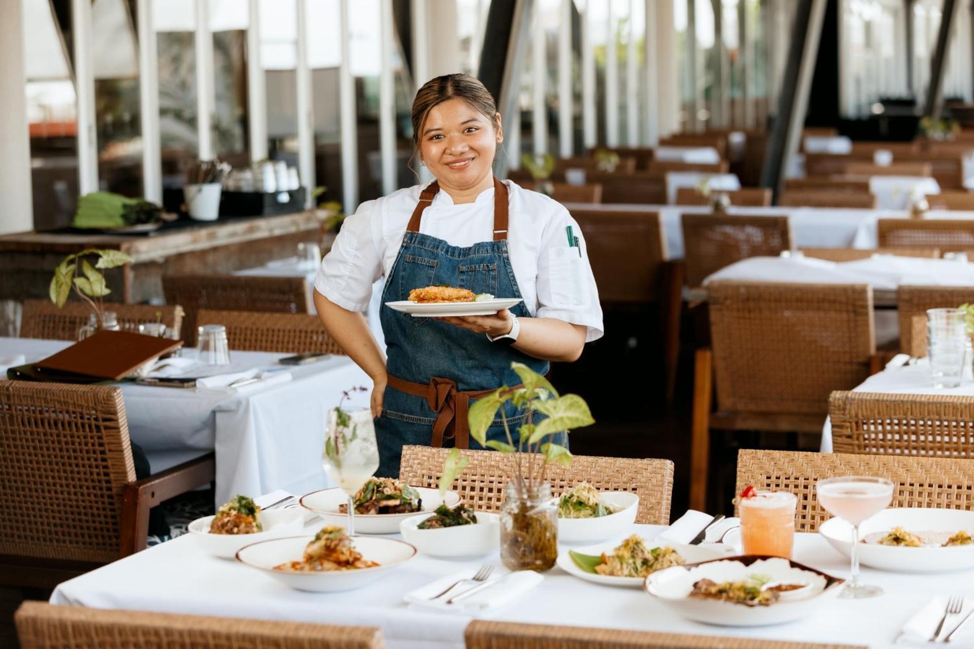 Hotel Shangri-la The Marina, 5*