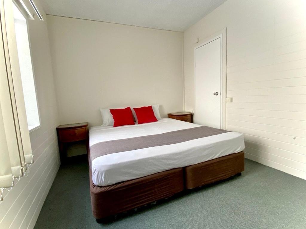 Hotel Hides 3*
