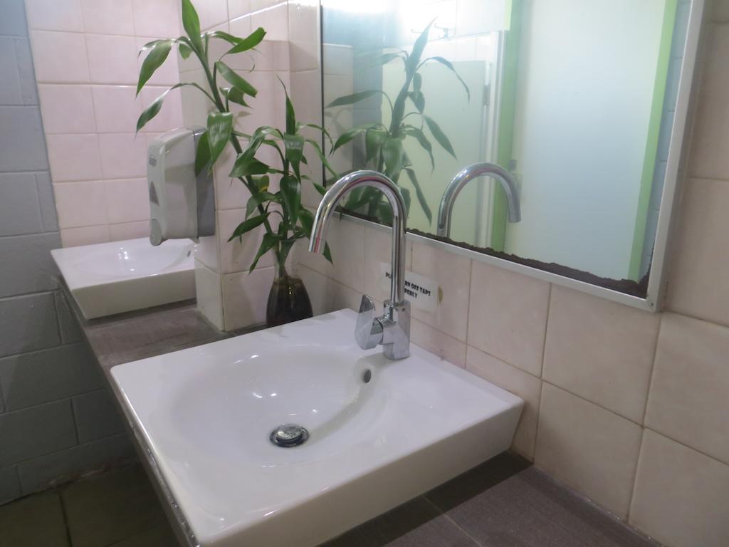 Asylum Share House Hostel *