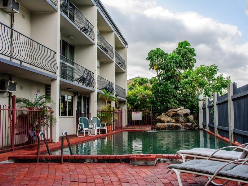 Cairns Holiday Lodge 3*