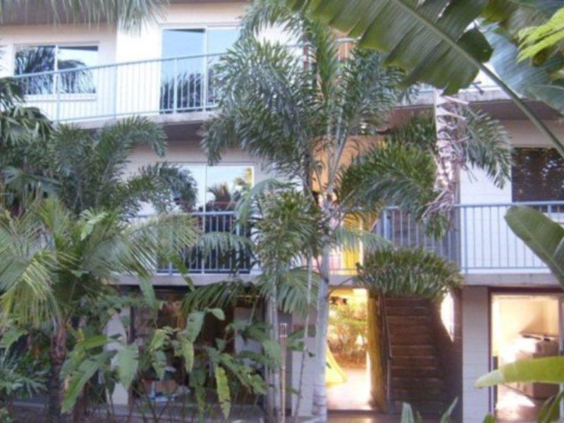 Work And Play Backpackers Cairns