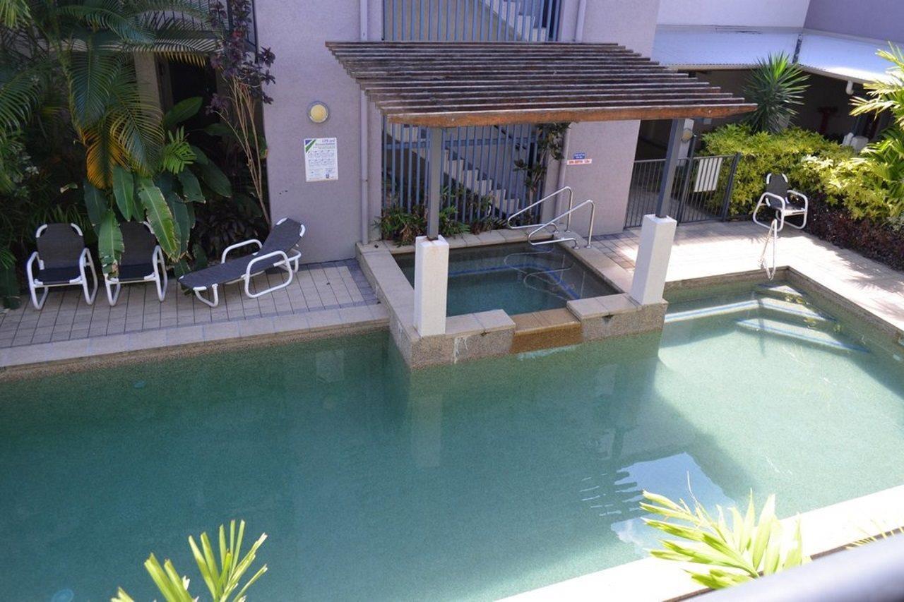 Getaway On Grafton Cairns