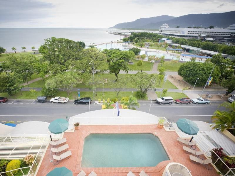 Breakfree Royal Harbour Aparthotel 4*