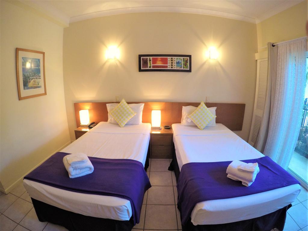 Crystal Garden & Restaurant Khách sạn 3*