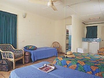 Work And Play Backpackers Hotel Cairns
