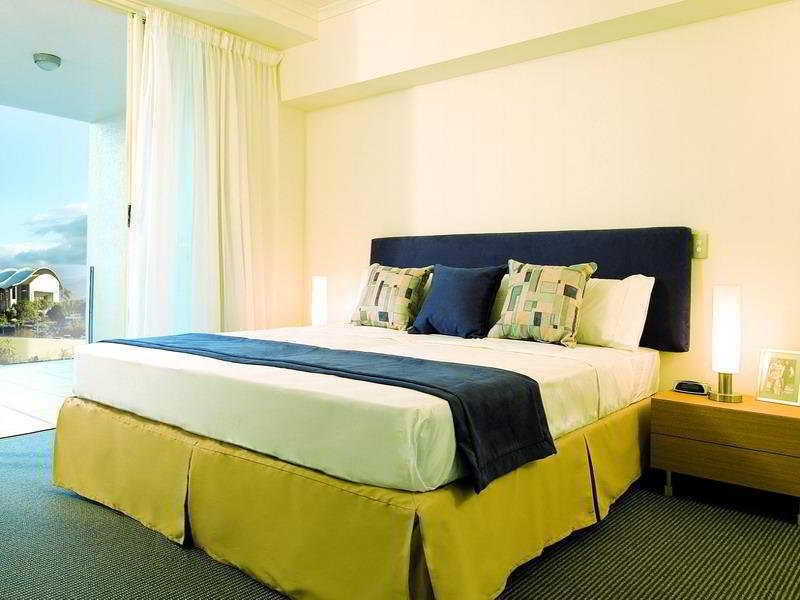 Park Regis Quays 4*