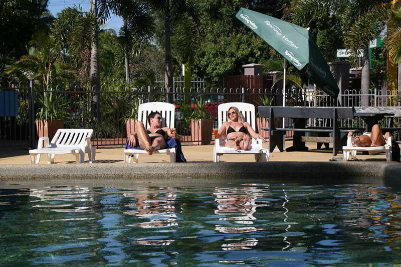 Work And Play Backpackers Hotel Cairns