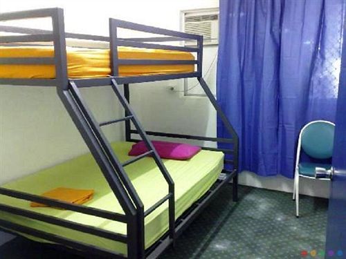 Waterfront Backpackers Hostel *