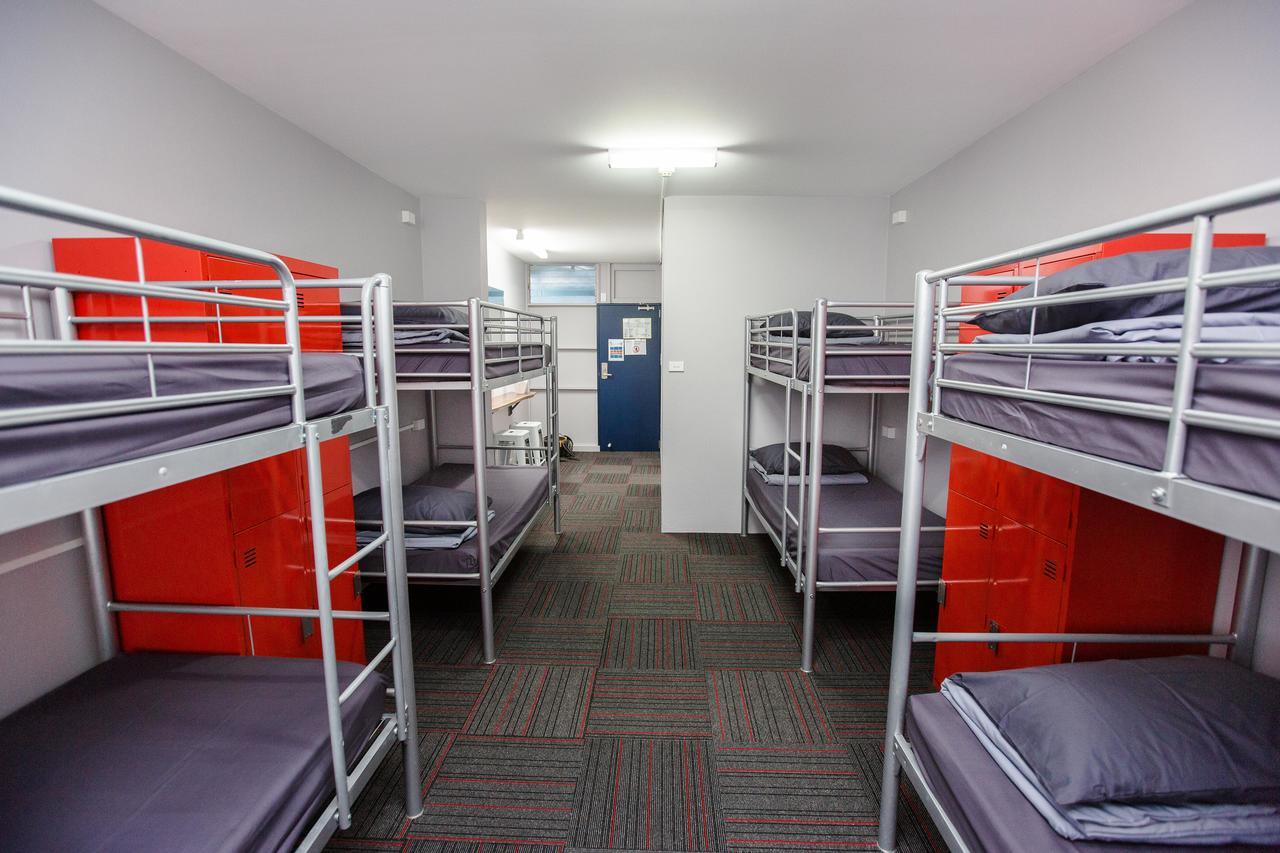 Hostel Mad Monkey Waterfront *