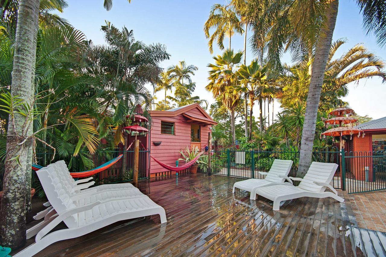 Travellers Oasis Hostel *