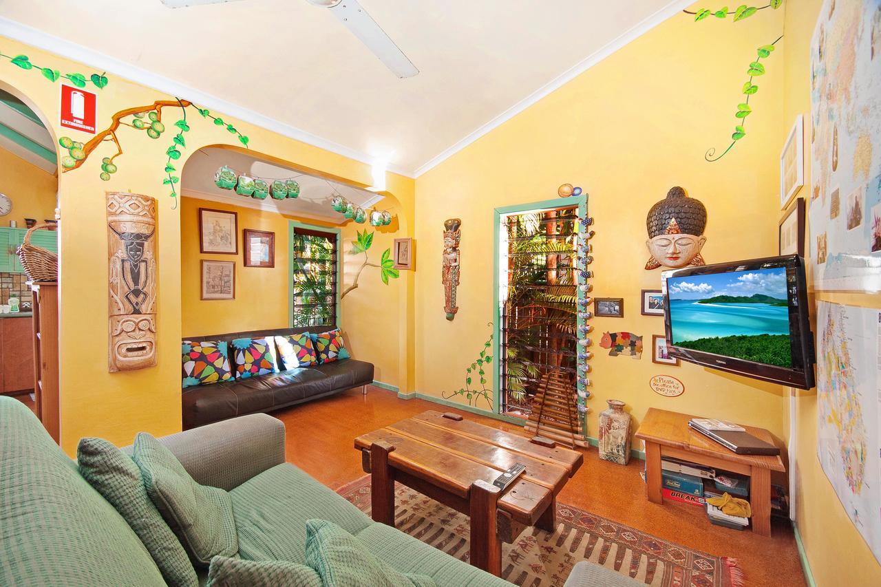 Hostel Travellers Oasis Cairns