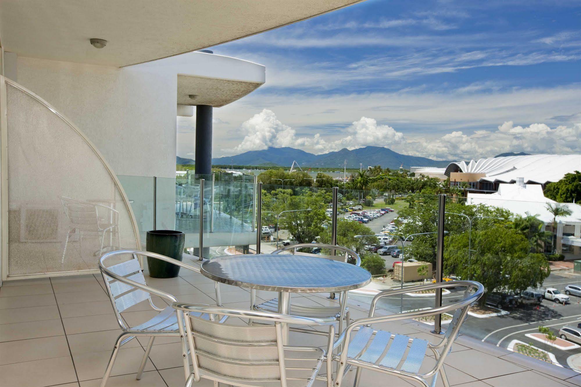 Park Regis Quays Hotel 4*