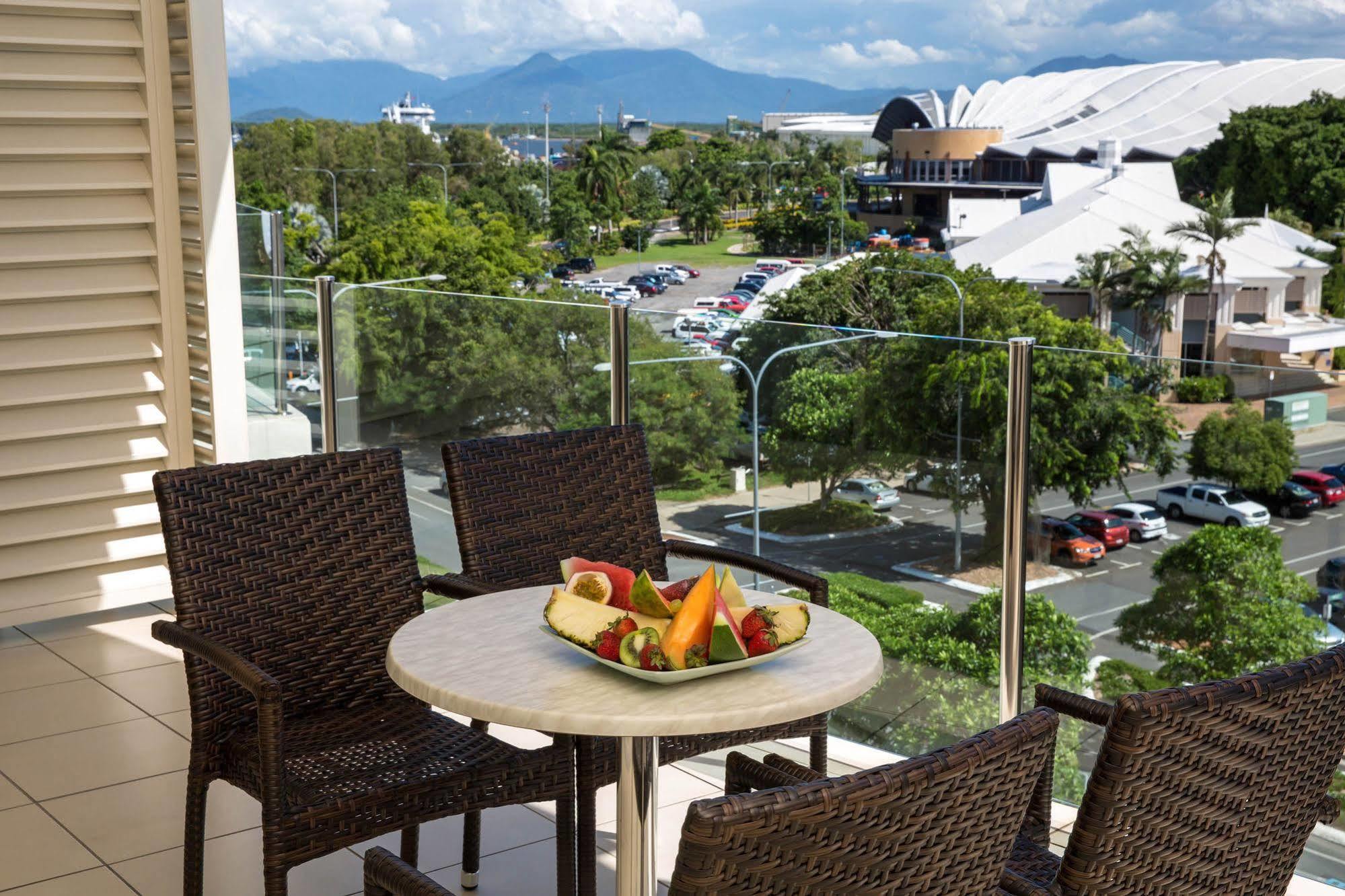 Hotel Park Regis Quays 4*