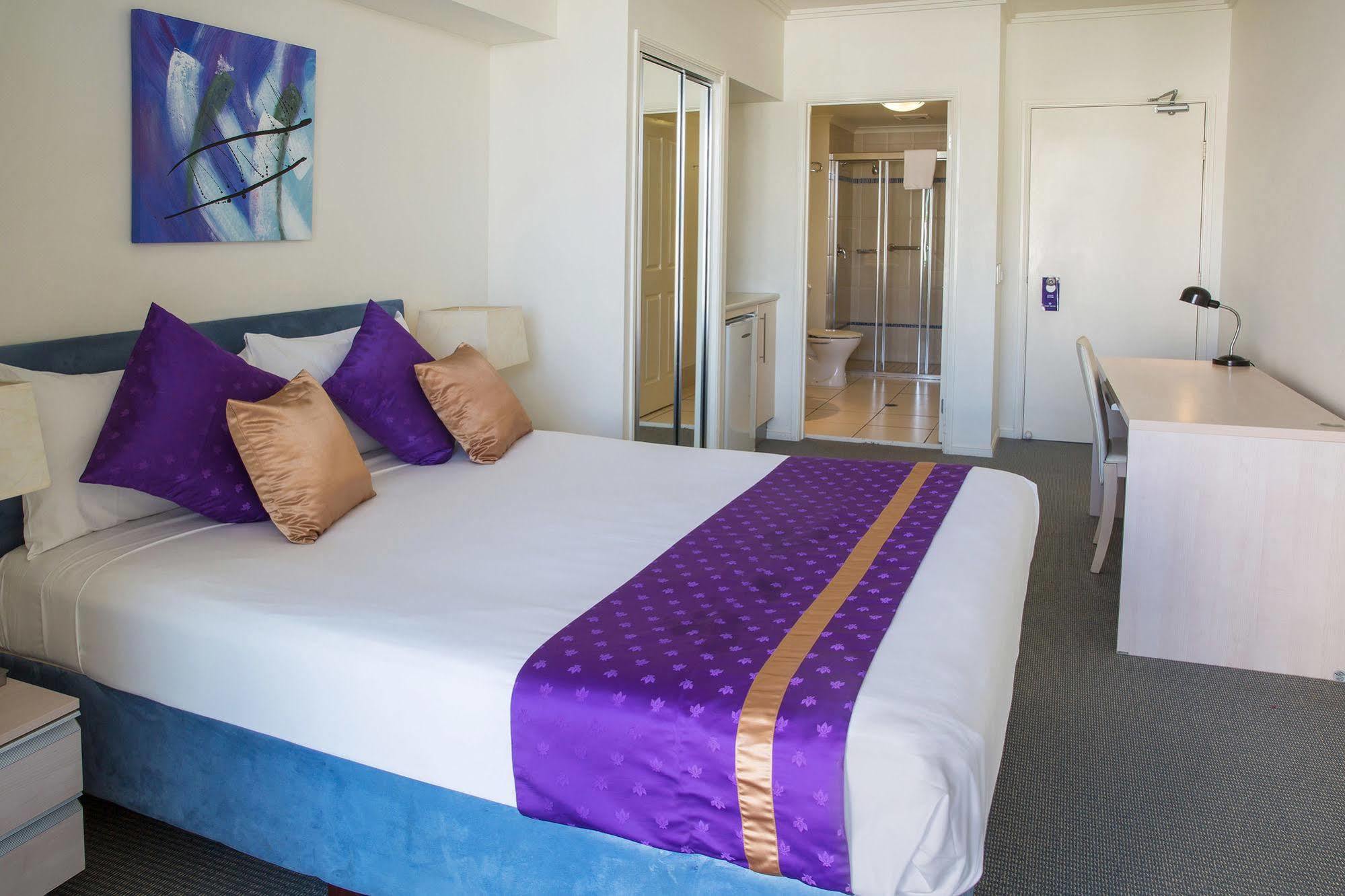 Hotel Park Regis Quays