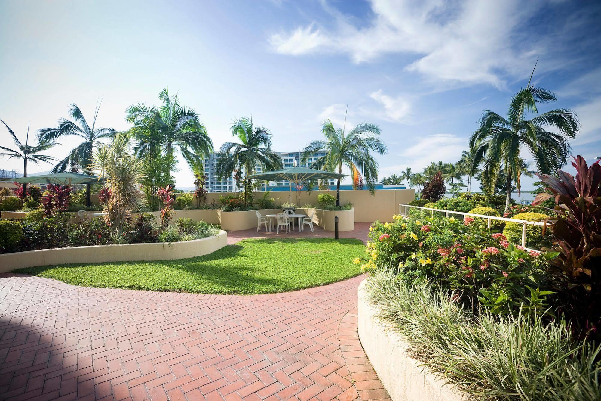 Aparthotel Breakfree Royal Harbour 4*