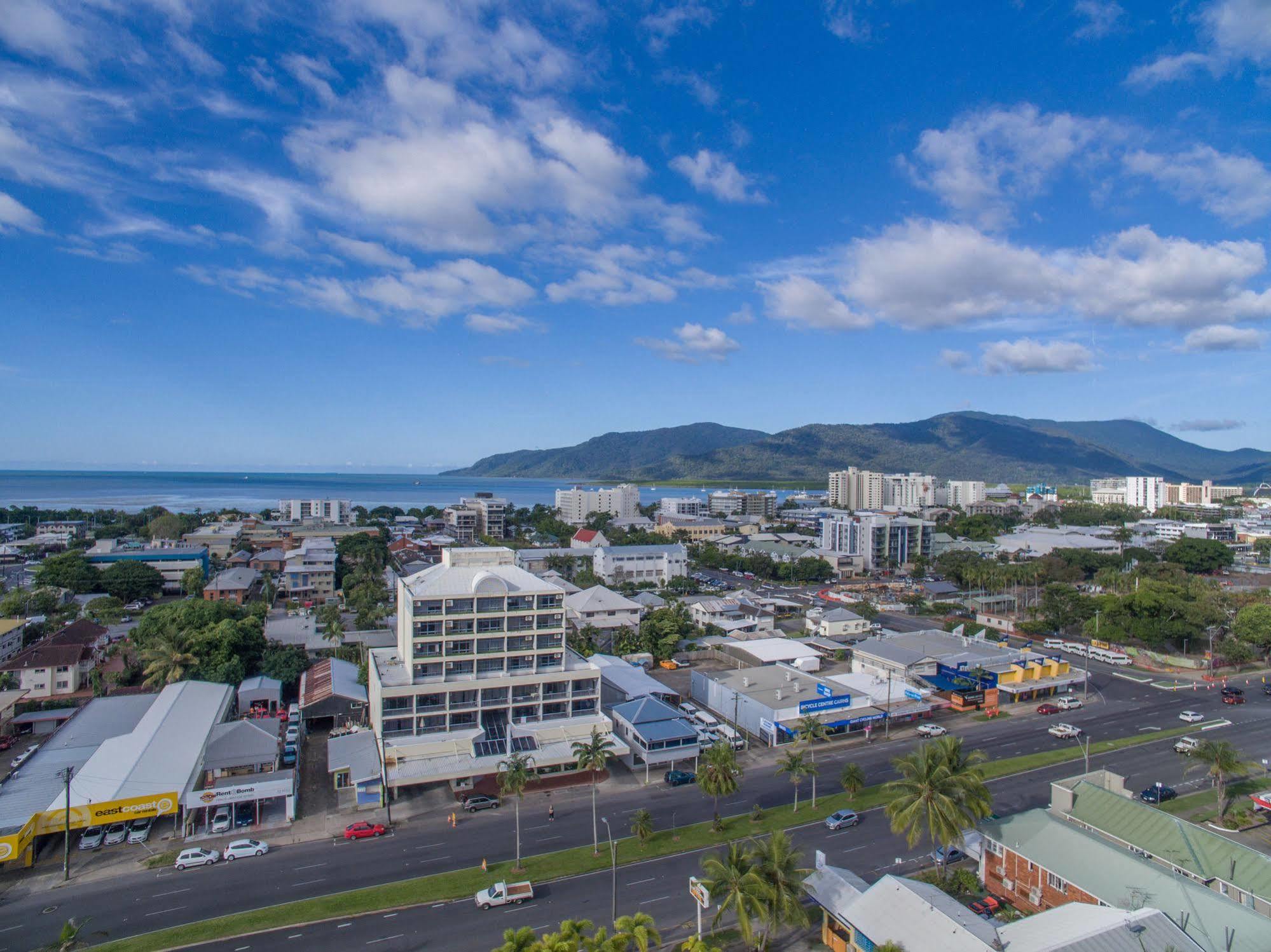 Sunshine Tower Hotel 4*