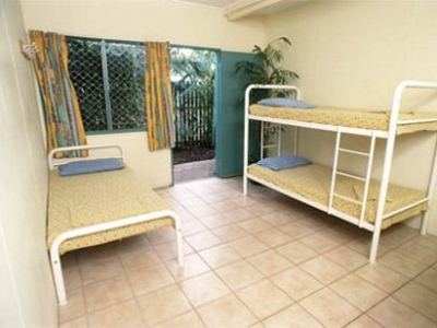 Why Not Backpackers * Cairns