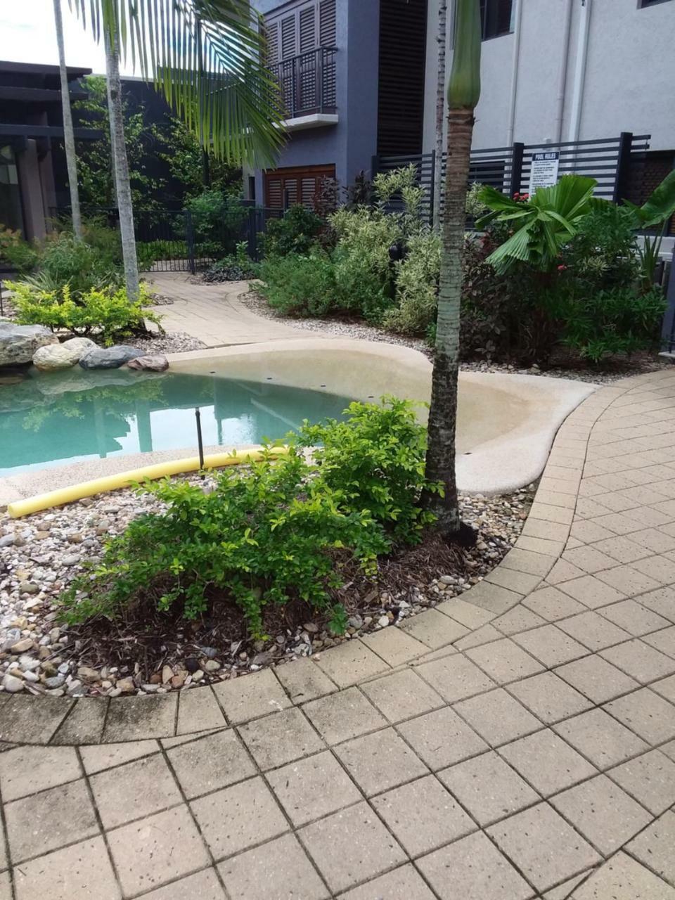 Jackies Cairns