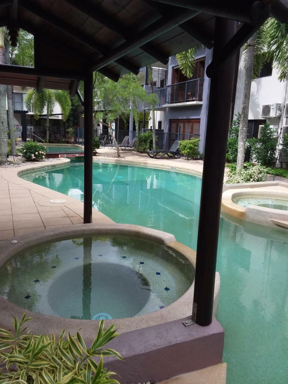 Jackies Cairns