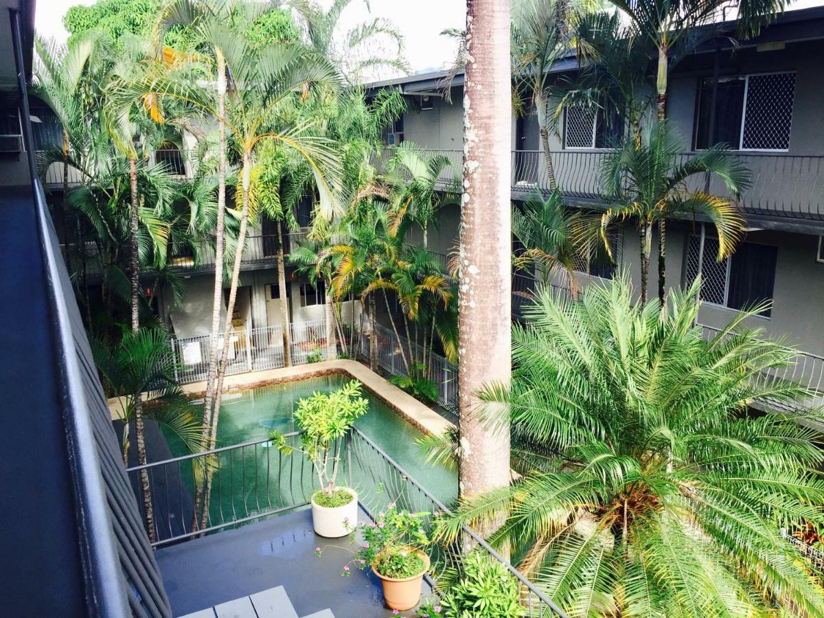 Lake Central Cairns Hotel 3*