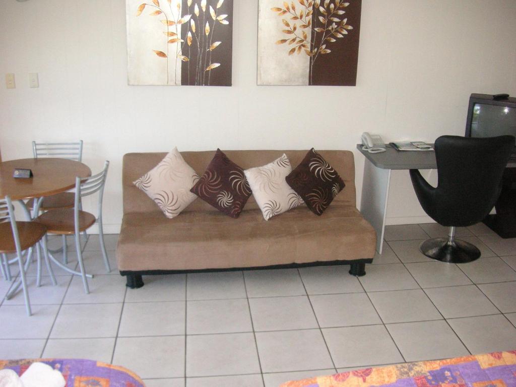 Cairns Holiday Lodge Khách sạn hẻo lánh 3*