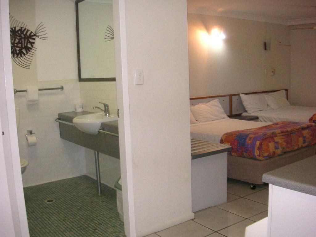 Cairns Holiday Lodge 3*