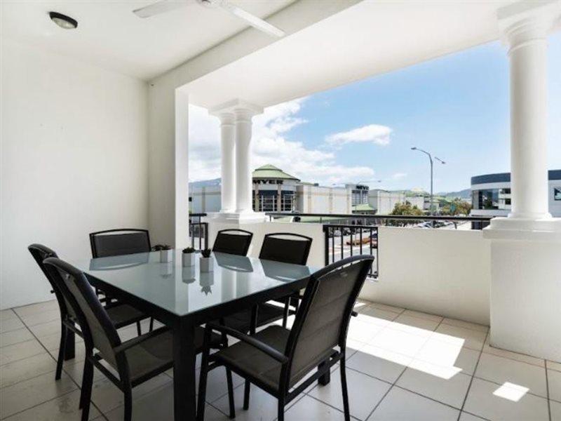 Cairns City Apartments 4*