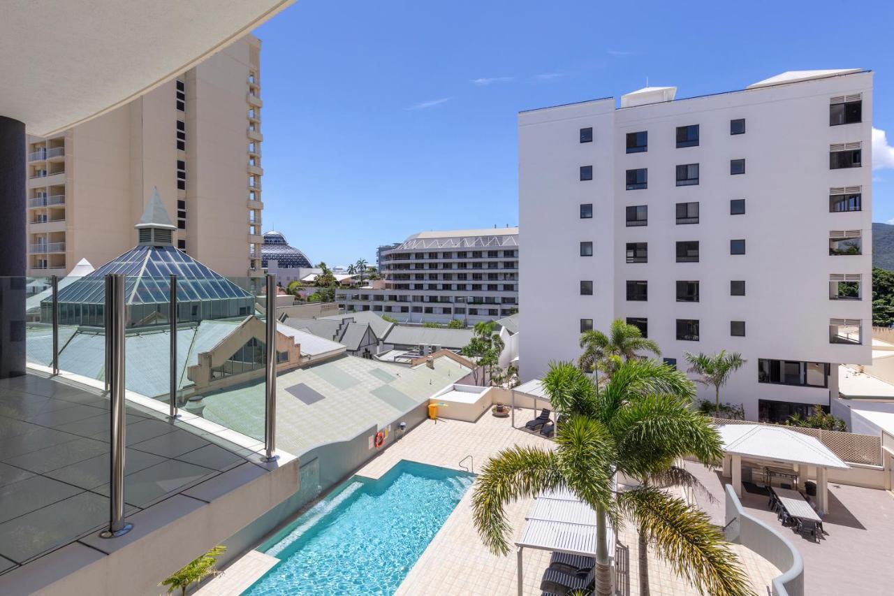 Hotel Park Regis Quays